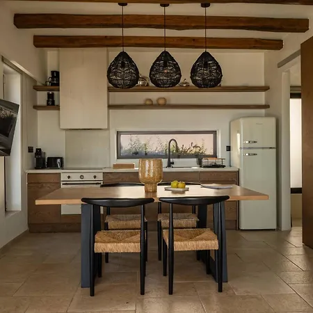 Artoikia Luxury Villas, By Hellocrete Villa *