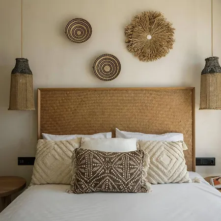 Artoikia Luxury Villas, By Hellocrete *