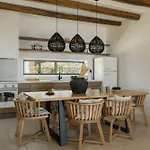 Artoikia Luxury Villas, By Hellocrete Villa *