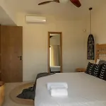 Artoikia Luxury Villas, By Hellocrete