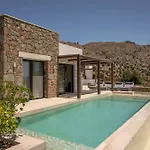 Artoikia Luxury Villas, By Hellocrete