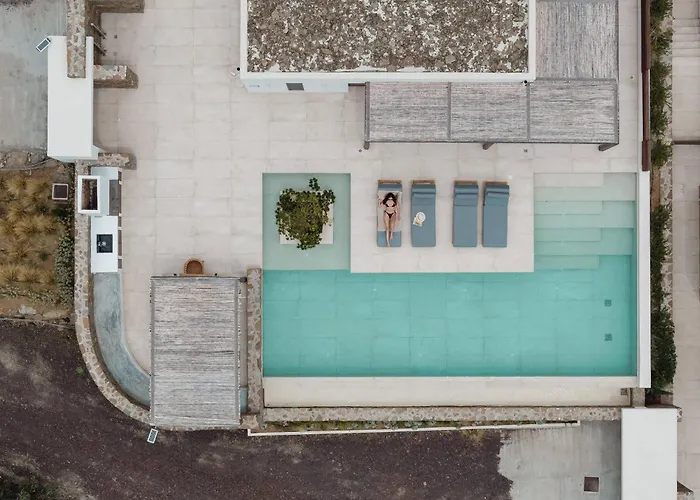 Artoikia Luxury Villas, By Hellocrete Willa *