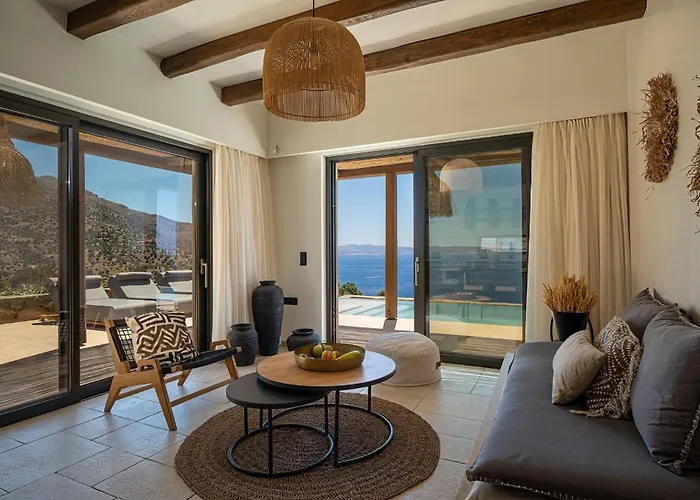 Artoikia Luxury Villas, By Hellocrete *