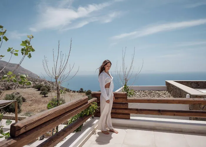 Artoikia Luxury Villas, By Hellocrete