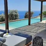 Artoikia Luxury Villas, By Hellocrete