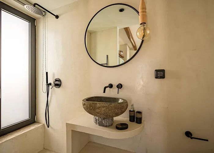 Artoikia Luxury Villas, By Hellocrete