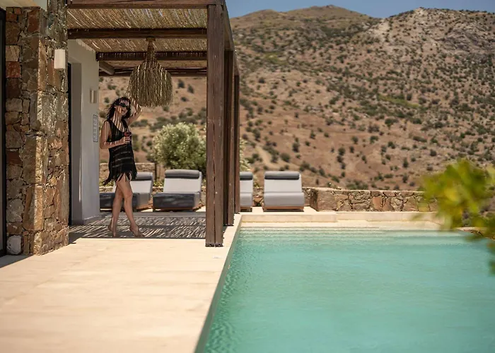 Artoikia Luxury Villas, By Hellocrete *